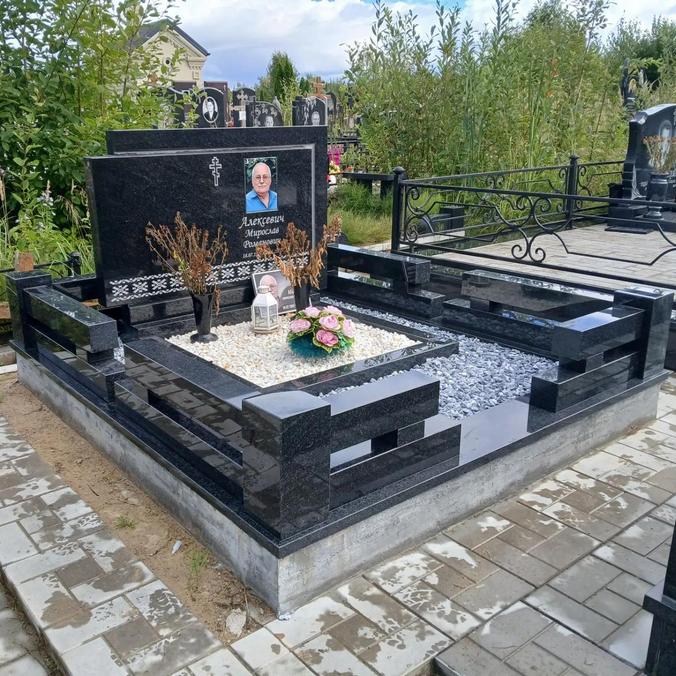 33_676_1 Мемориальный комплекс